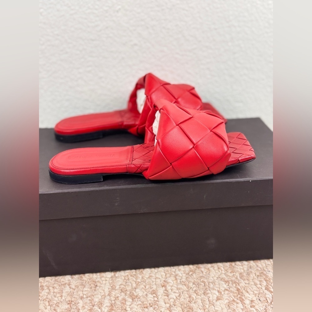 Bottega Veneta Red Quilted Sandals Size 37 - Picture 4 of 14